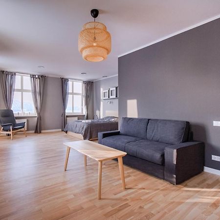 Modern Apartment In Old Riga With A River View Exterior foto