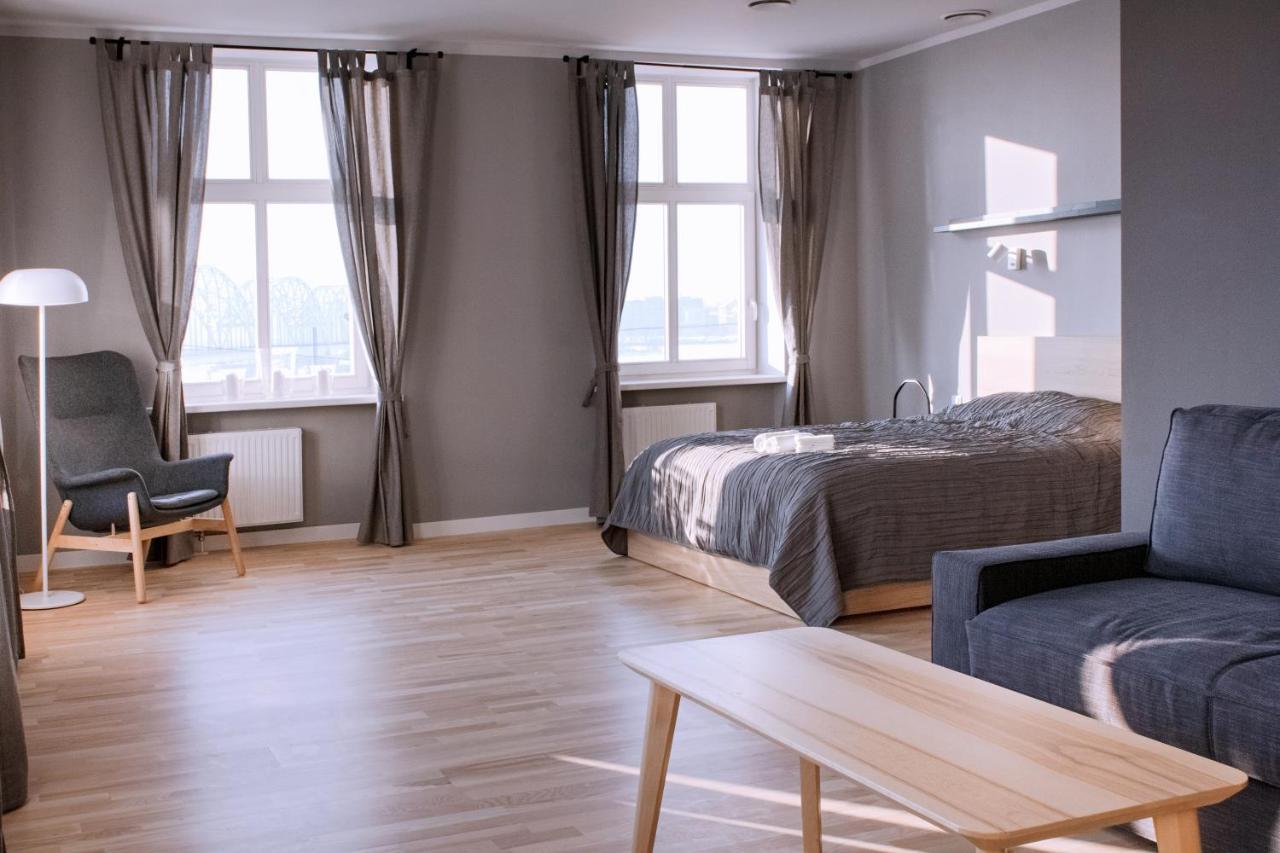 Modern Apartment In Old Riga With A River View Exterior foto